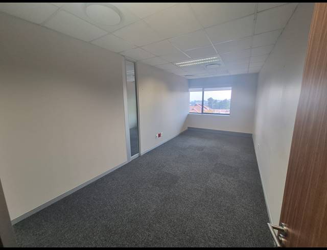906M² OFFICE TO LET IN WOODMEAD